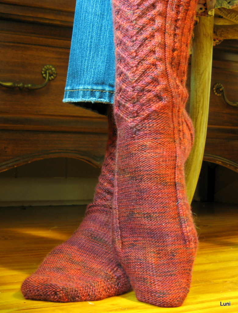 3 Sleeves to the Wind: Knitting Princess-footed Socks