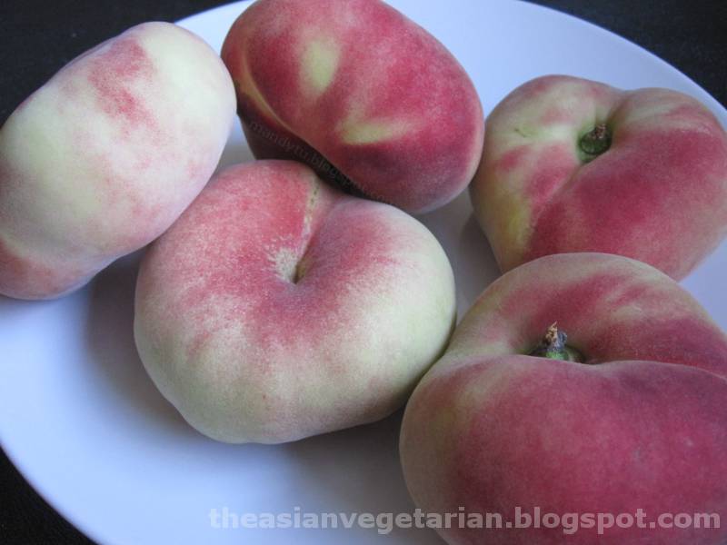 The Asian Vegetarian in Oz Organic Donut Peaches at UCI Farmer's Market