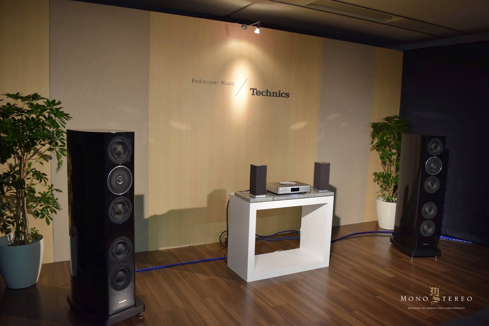 Mono and Stereo HighEnd Audio Magazine Japanese Audio show 2015