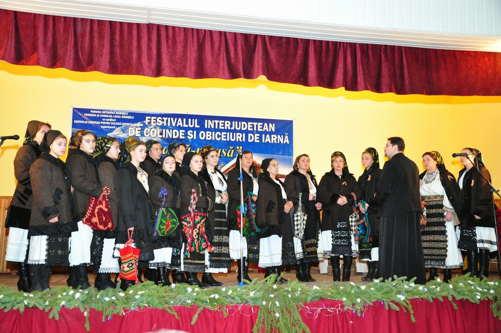 Festival Interjudeţean de colinde şi obiceiuri de iarnă ,, Slobozî-ne gazdă-n casă,,- Mărişelu 2013