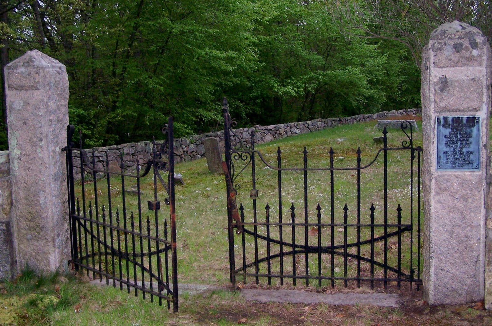 Southern Ct Paranormal Society First Baptist Church Cemetery, Old