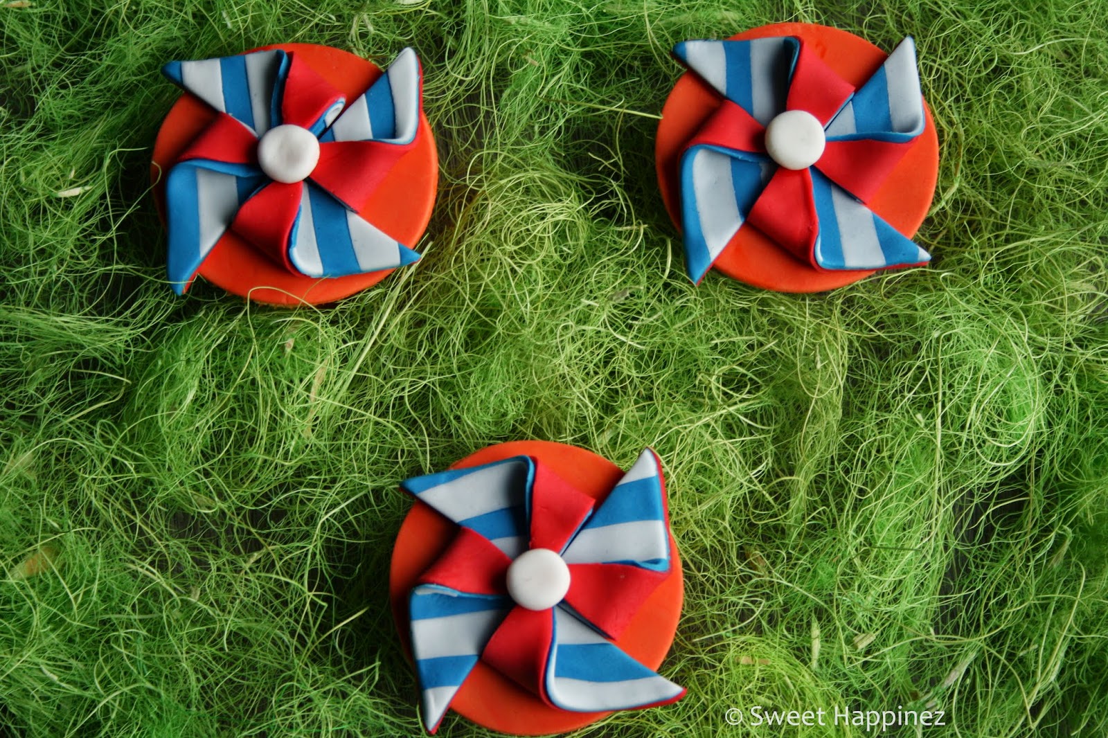 http://4.bp.blogspot.com/-rQaPDJtiQBY/U1fbuTiLATI/AAAAAAAACtM/t1SnK6GhIgg/s1600/Koningsdag+Cupcakes+Windmolen+2.JPG