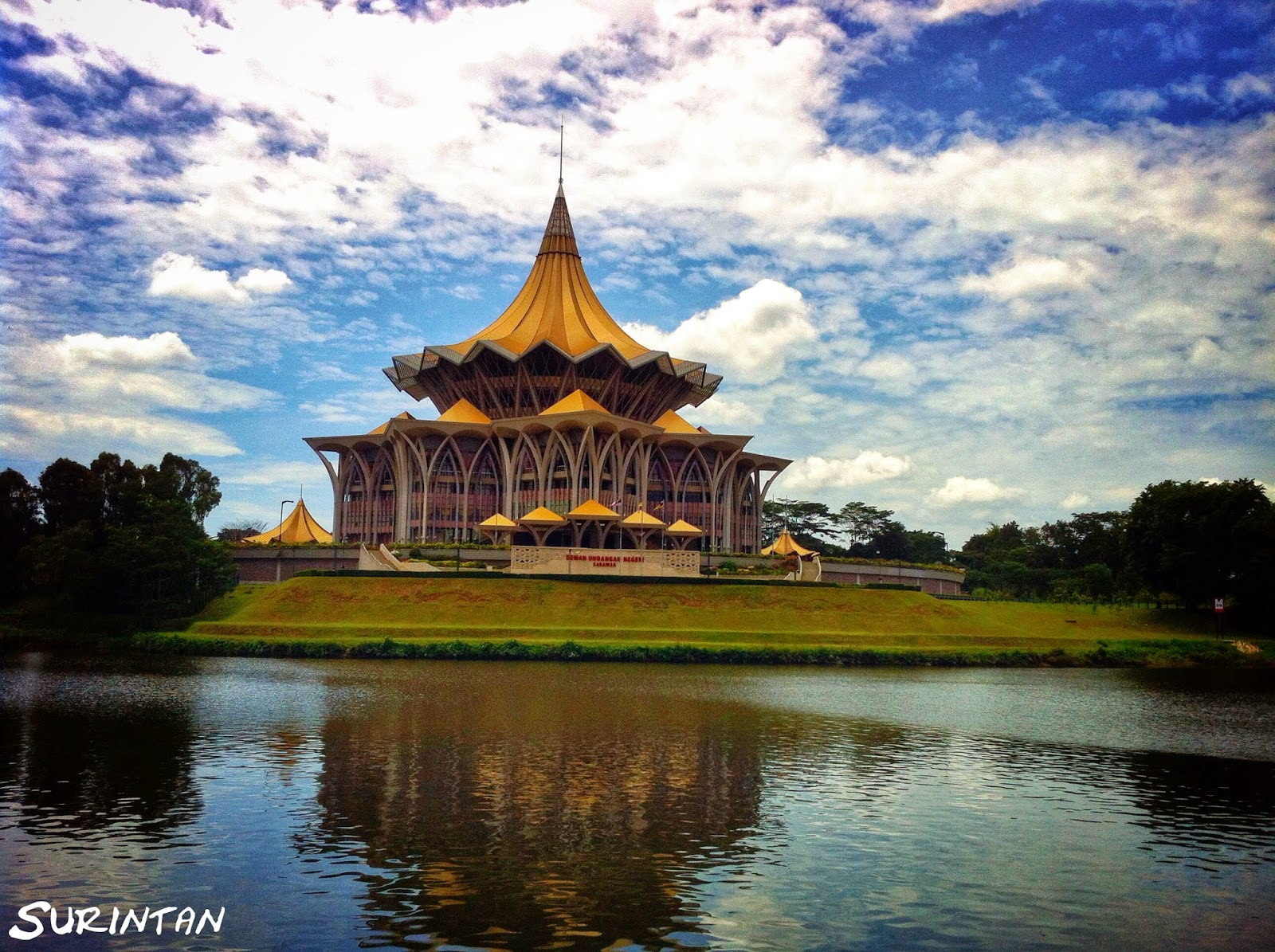 iPhone 4: Kuching Waterfront, Kuching, Sarawak Trip | Surintan iPhone