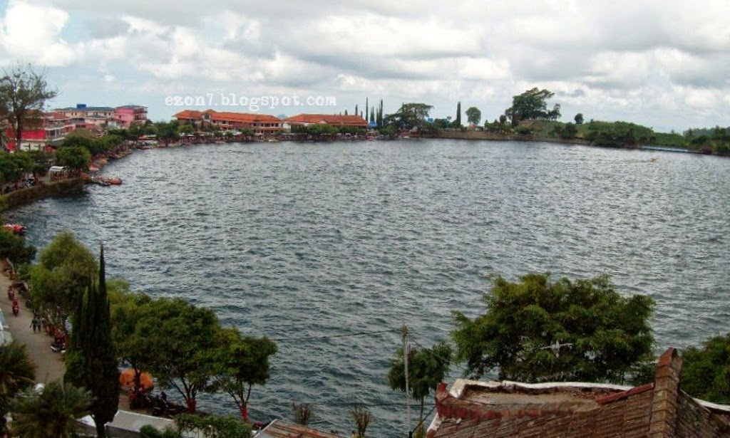Liburan ke Telaga Sarangan - Eneas' Blog