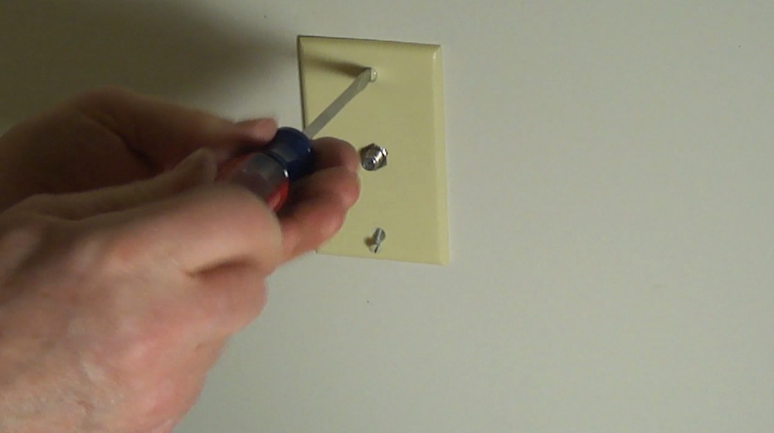 SplitterWall Plate Install the NEW Cable TV / Splitter