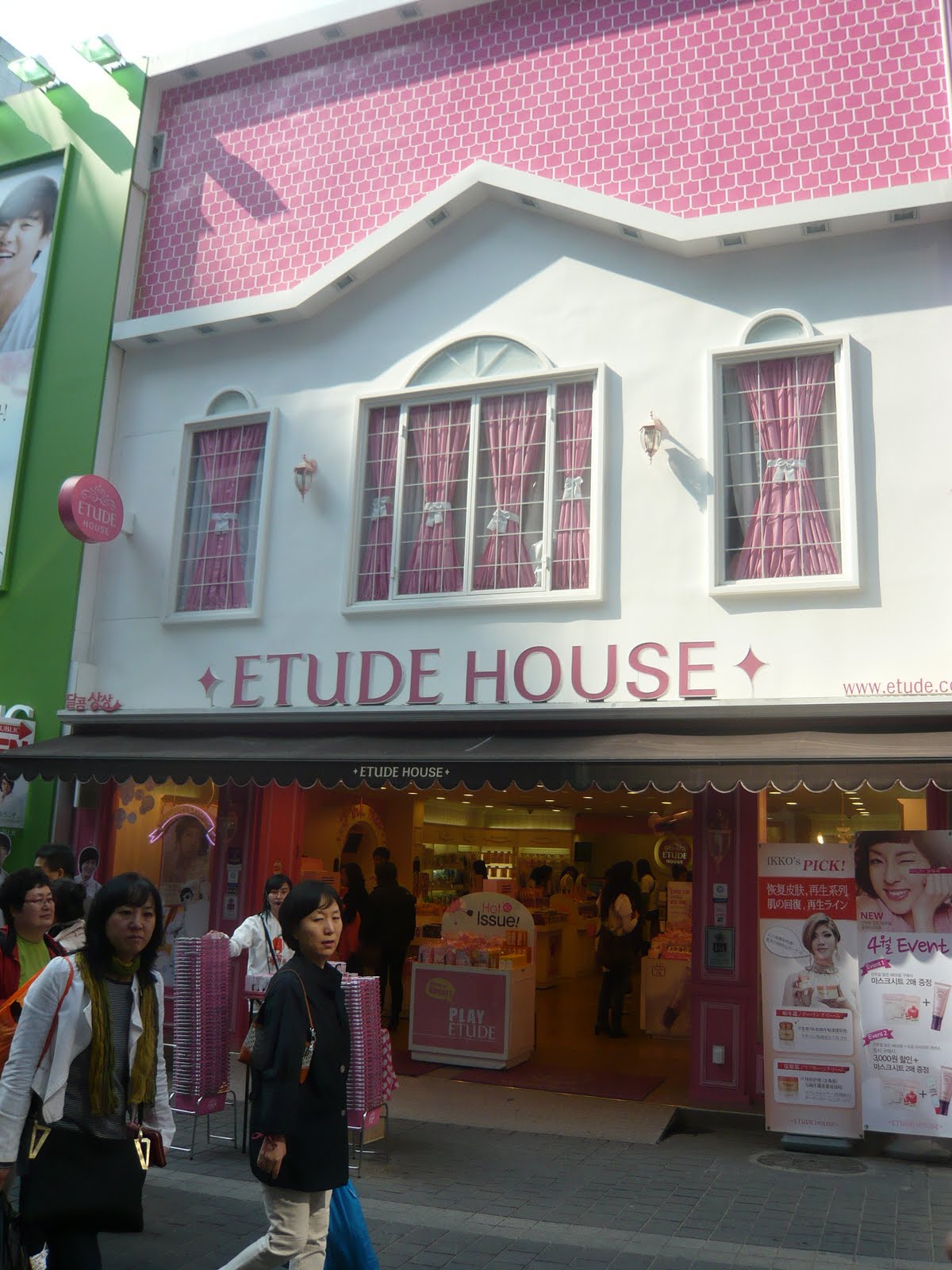 SHINee et Sandara Park pour Etude House P1160521