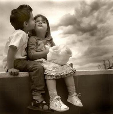 http://4.bp.blogspot.com/-rTunZppyr8Y/TbJs7rnl6-I/AAAAAAAAAIE/iZEeKYgfUkw/s1600/1%2BCute%2BKiss%2B%2528www.cute-pictures.blogspot.com%2529.jpg