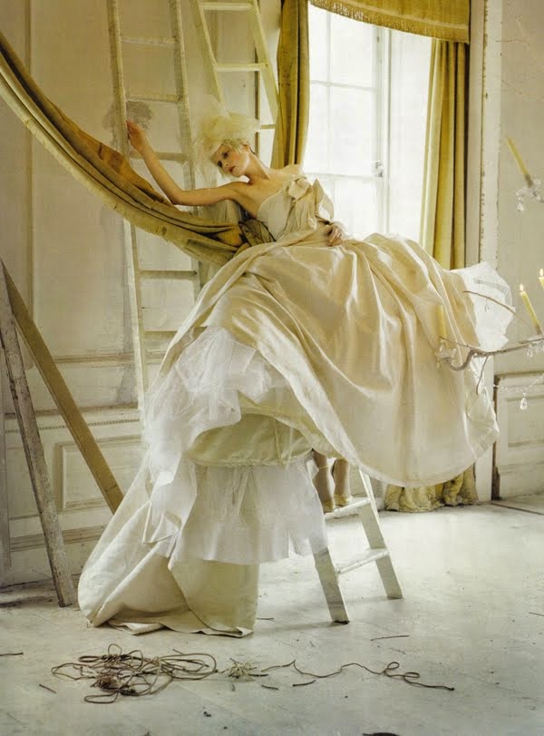 Stella Tennant in 'Lady Grey' by Tim Walker and styled by Jacob K for Vogue Italia Unique March 2010 | Ses Rêveries Stella Tennant in 'Lady Grey' by Tim Walker and styled by Jacob K for Vogue Italia Unique March 2010 | Ses Rêveries