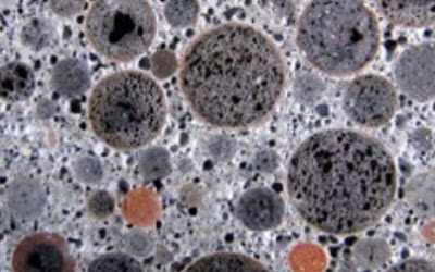 Lightweight concrete having low thermal conductivity Lightweight concrete having low thermal conductivity