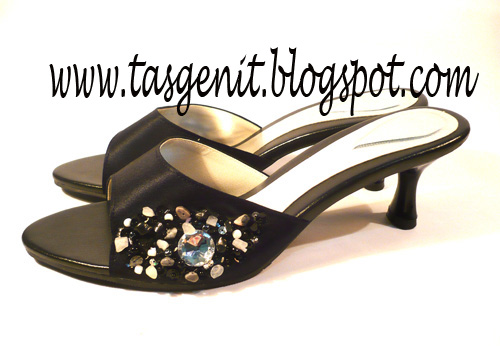 sandal pesta hitam payet sing kode 65 sandal pesta hitam payet sing kode 65