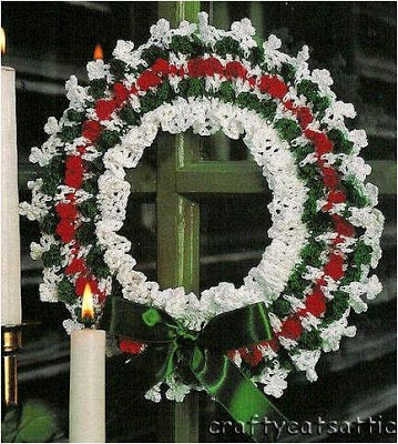 Guirlanda de Natal feita de crochê Guirlanda de Natal feita de crochê