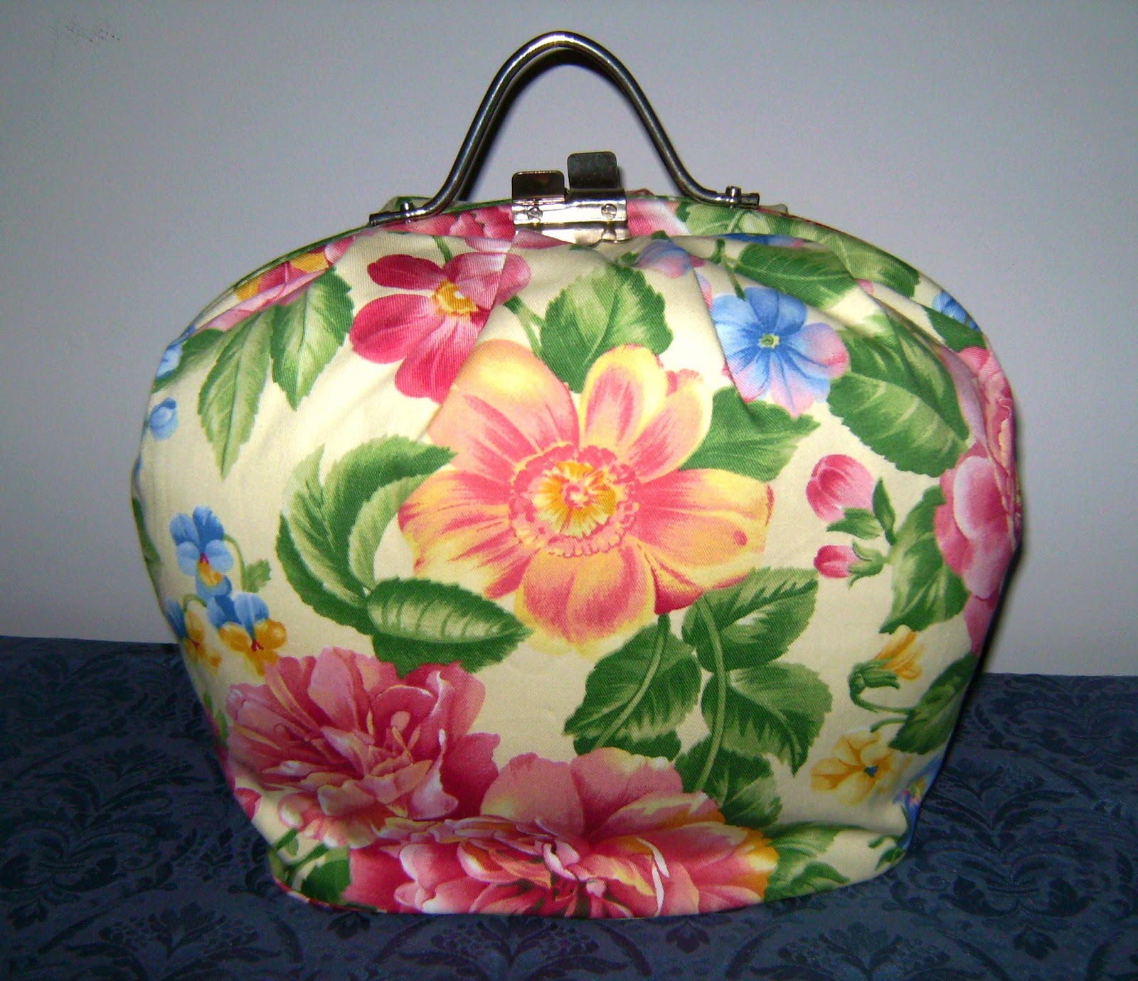 What Is A Tea Cozy at Alice Berthold blog