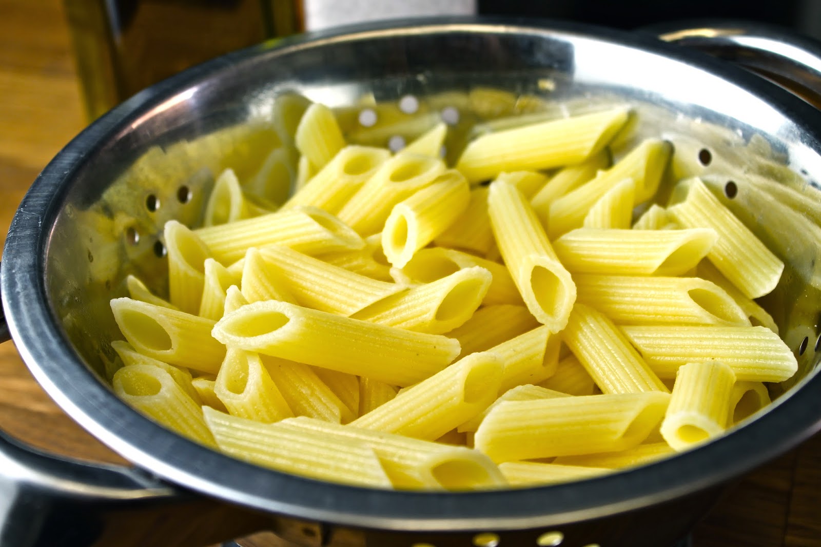 Savoir Faire Receta de pasta sin gluten con ajo, aceite de oliva y col