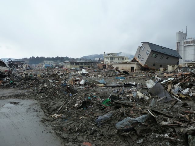気仙沼線　津波の被害状況　南気仙沼駅