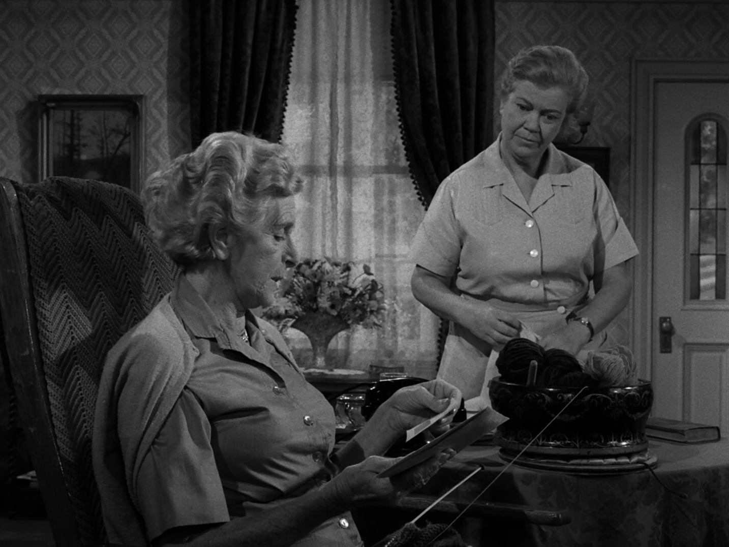 twilight zone episode night call
