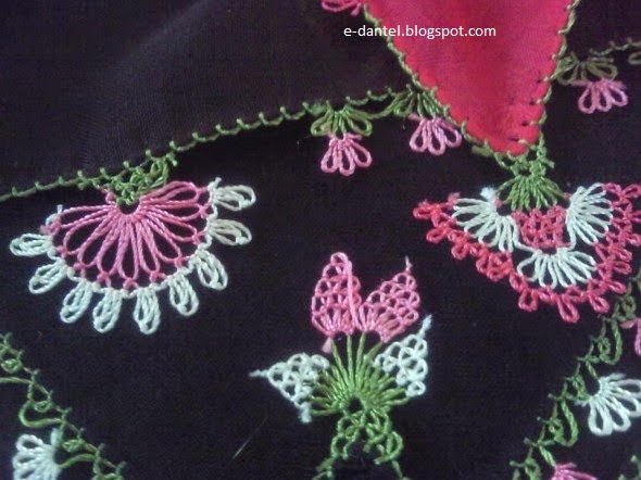 Moda Renklere Uygun İğne Oyası Yazma Kenarları Moda Renklere Uygun İğne Oyası Yazma Kenarları
