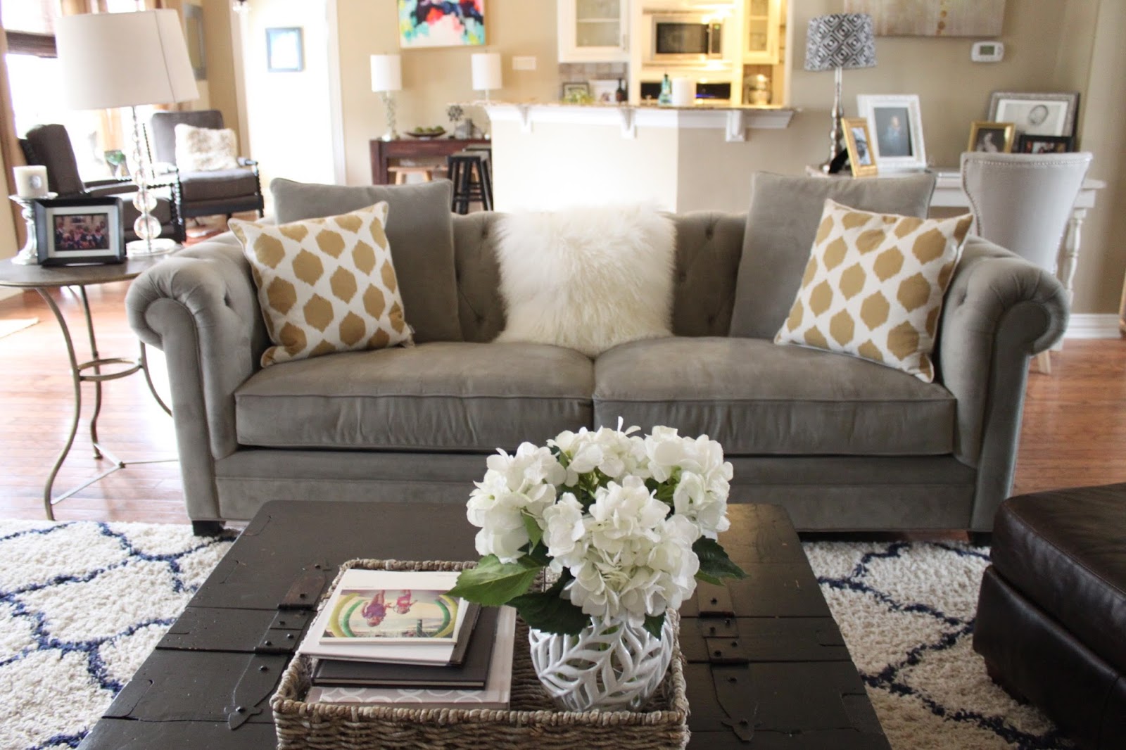 Crafty Texas Girls Decorate without Adding Clutter + Pillow Giveaway