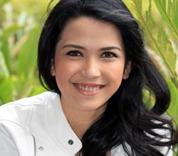 Dinda Kanyadewi - Artis Cantik Dinda Kanyadewi - Artis Cantik