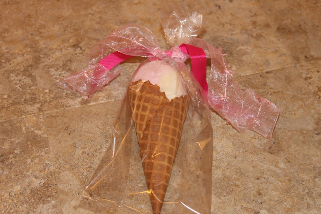 cotton candy ice cream cone favor