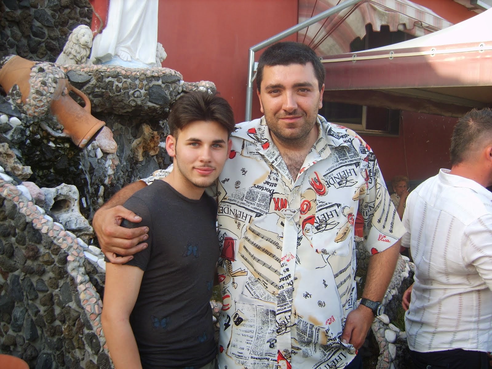 Il cantante "Carmine Maraucci" con Diego dei "The Fantabrazileros"