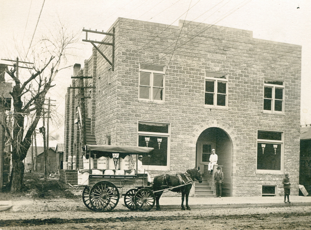 Chariton's Square Deal Douglas Building
