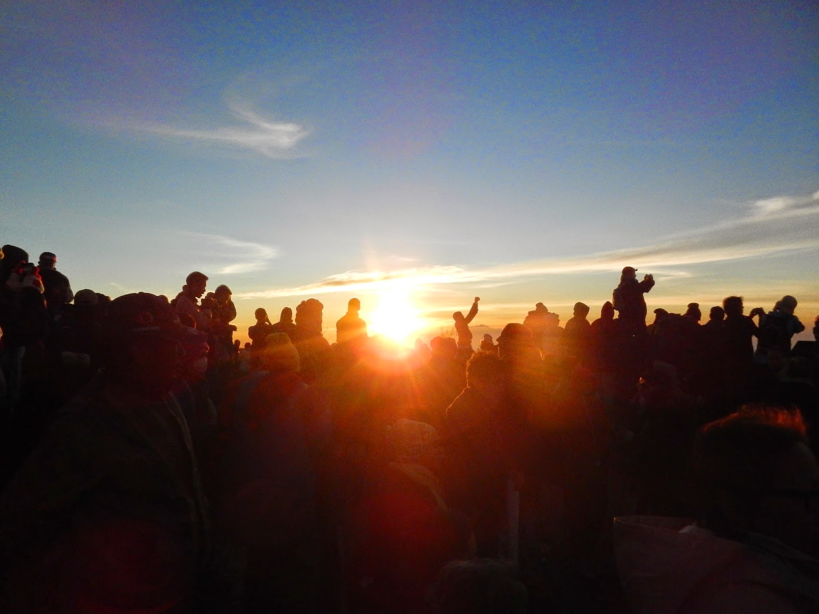 matahari terbit di gunung bromo matahari terbit di gunung bromo
