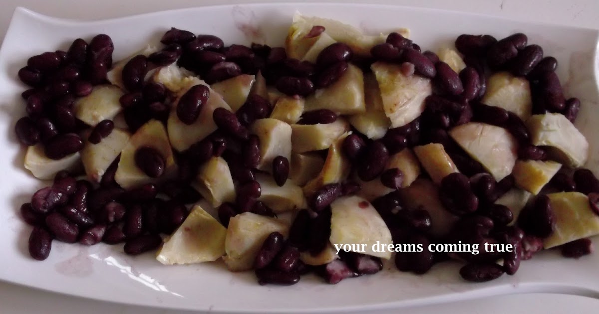 Boiled Chicken With Kidney Beans & Artichoke Hearts.