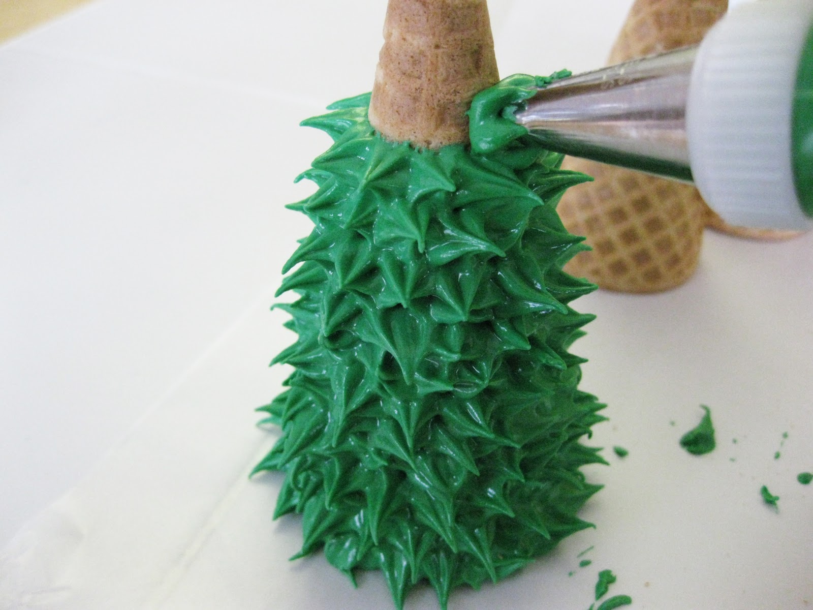 Backen on Pinterest Royal Icing, Royal Icing Flowers and ...