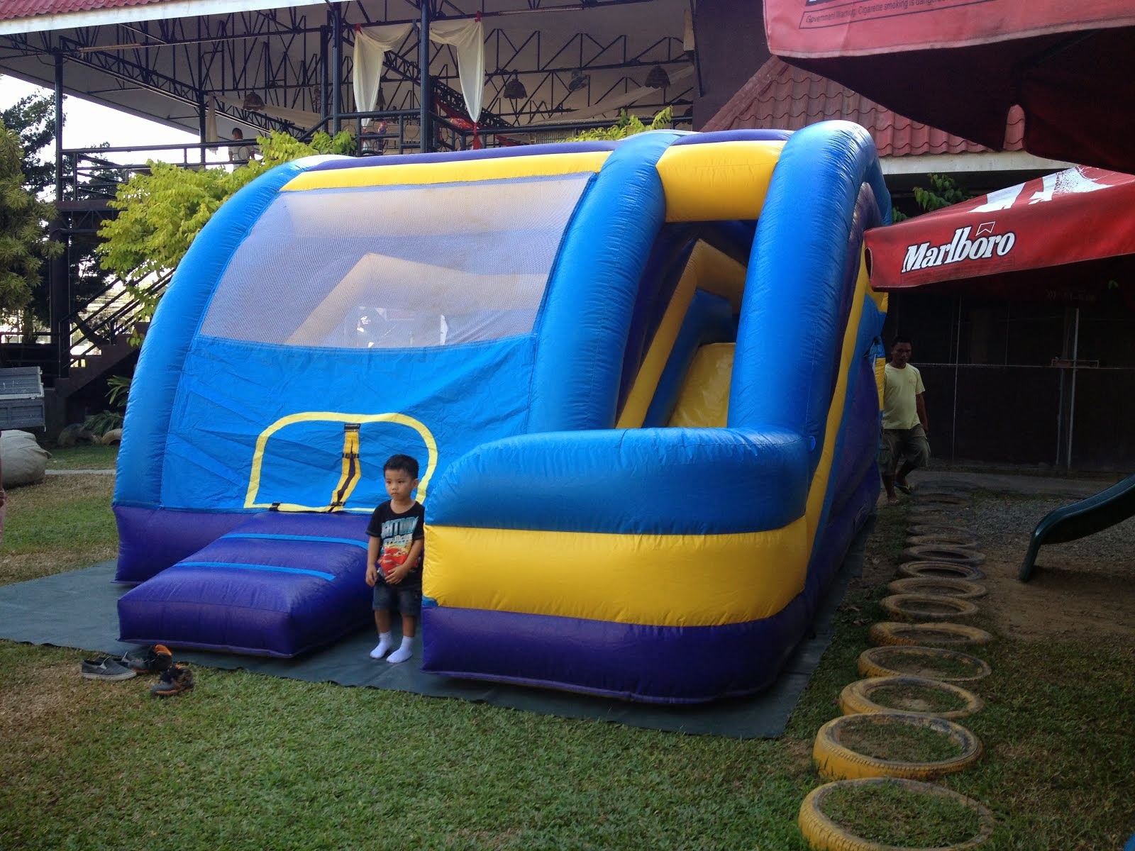 Space Bouncer with Slide
