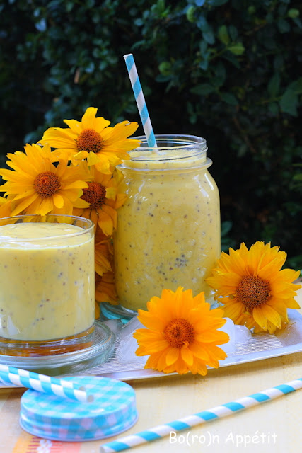Smoothie zmango i chia Smoothie z mango i nasionami chia