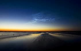 Noctilucent Cloud (awan noctilucent) Noctilucent Cloud (awan noctilucent)