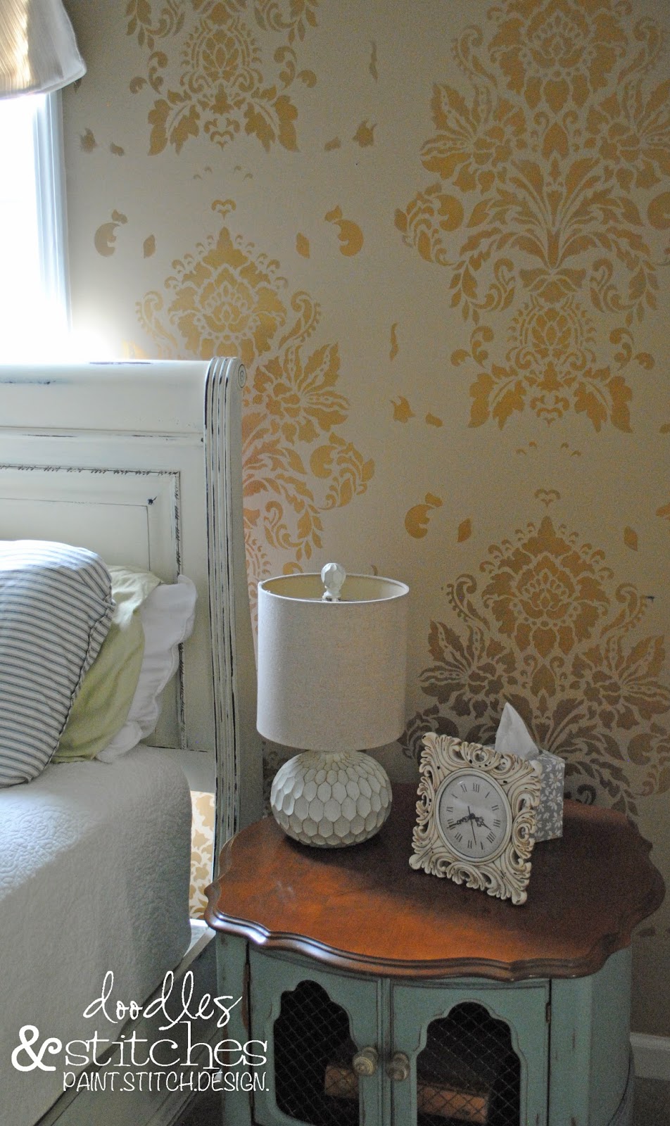 Doodles & Stitches Rub 'N Buff Gold Stencil