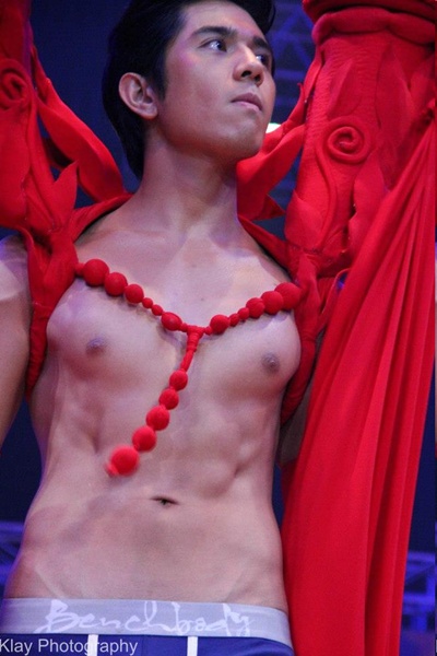 tags bench bench universe fashion event paulo avelino