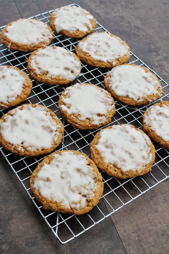 Whatcha Makin' Now? Glazed Oatmeal Cookies SweetSurprise