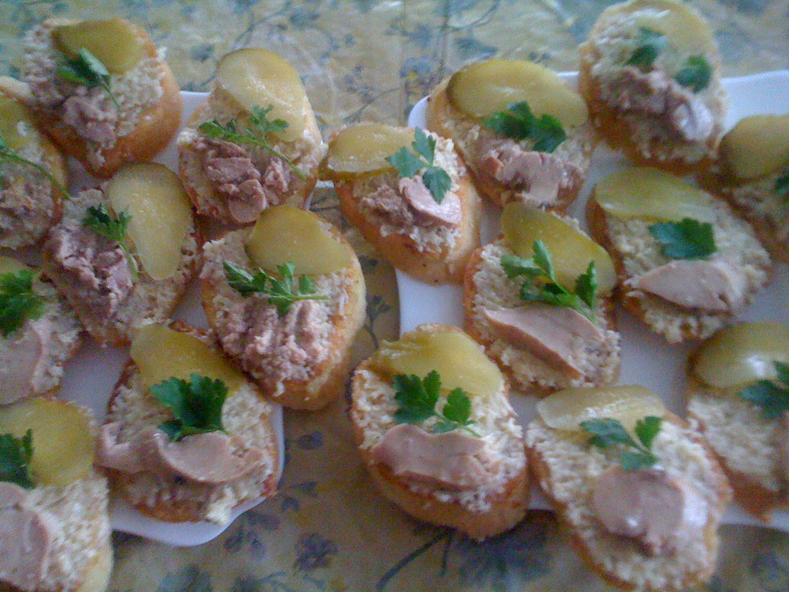 Бутерброды с печенью трески рецепты простые и вкусные Бутерброды с печенью трески рецепты простые и вкусные