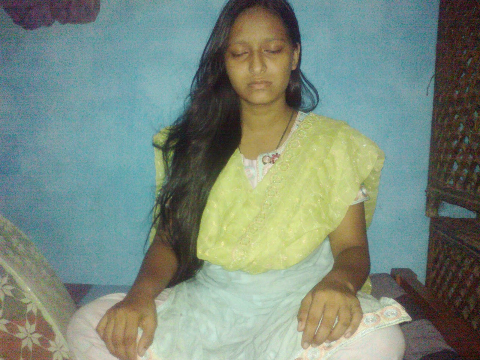 http://meditationuk.blogspot.com/2014/07/4-of-best-meditation-poses.html