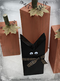 Halloween DIY, easy fall decorations, wood pumpkins, primitive pumpkins, wooden black cat, Halloween, Fall, black cat, 4x4 pumpkins