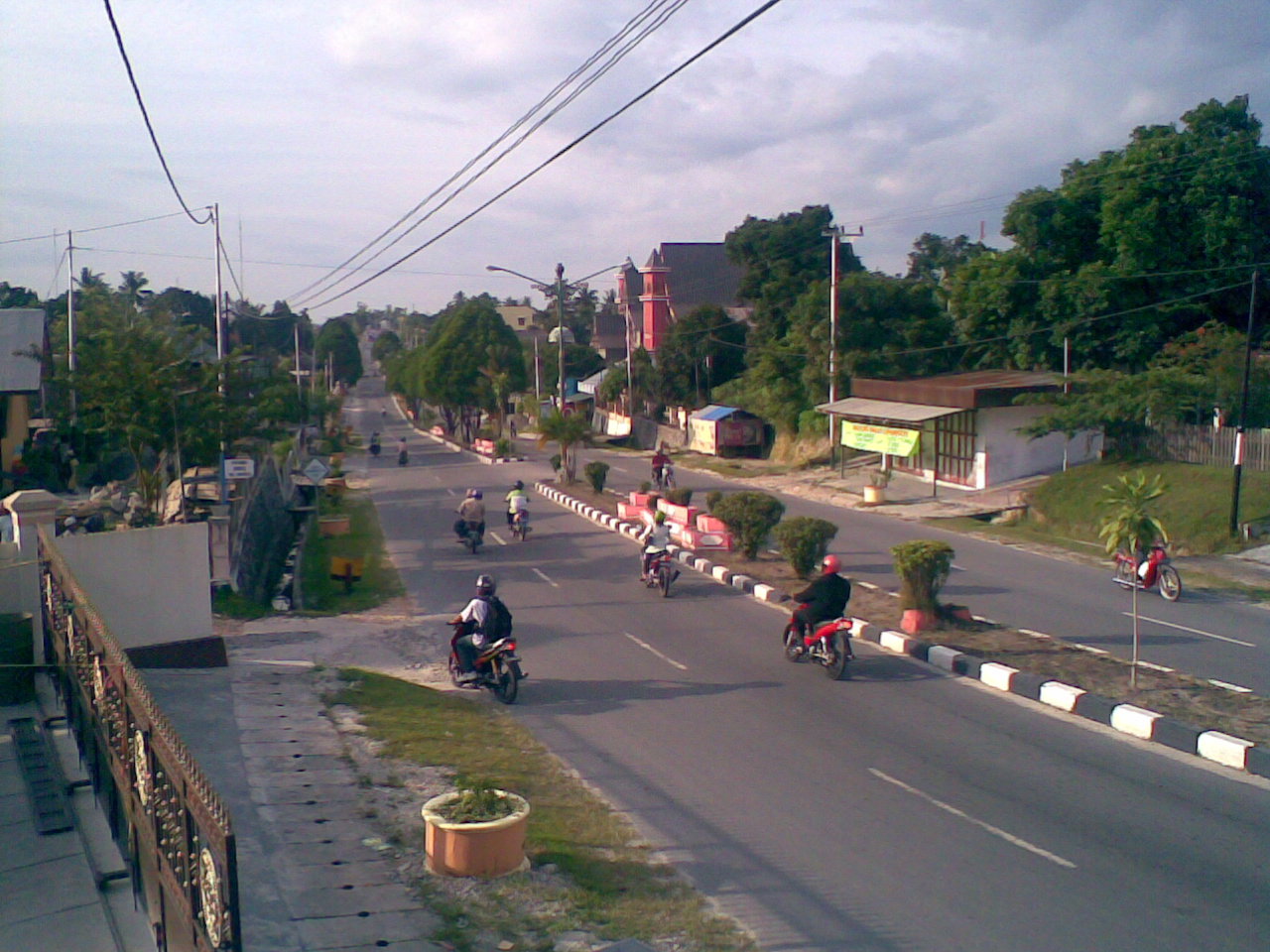 http://4.bp.blogspot.com/-rk1zXEPgwE0/TsV2elT67eI/AAAAAAAAAsk/_2F0qdNvjGg/s1600/PangkalanBunJalanDiponegoro.jpg
