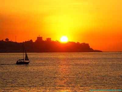 POEMAS SIDERALES ( Sol, Luna, Estrellas, Tierra, Naturaleza, Galaxias...) Puesta_de_sol_en_valparaiso;+color;+Valparaiso;+Chile;+Turismo;+El+Color+Comunica;+Patricia+Gallardo;+Marcas,+Branding;+Brands;+Color;+Speaker+internacional;+PR;+Comunicacion+