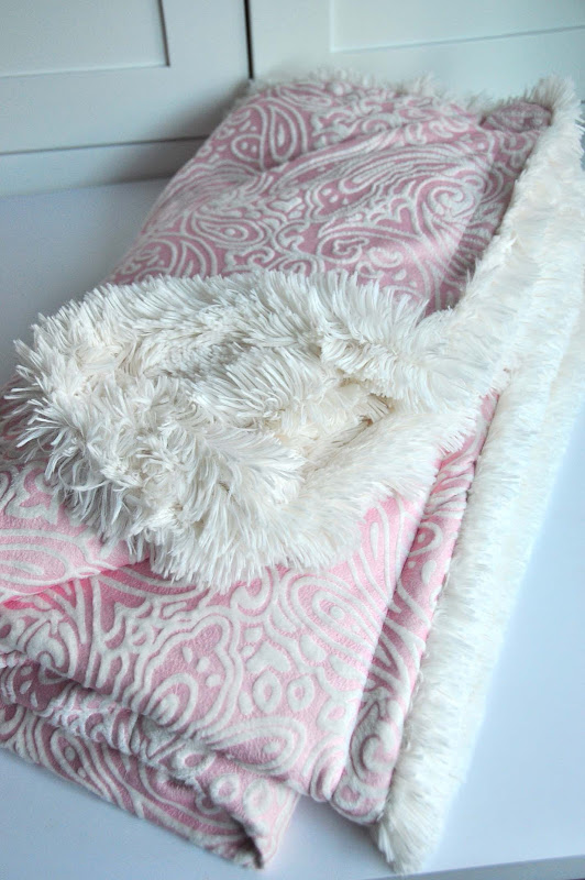 Aesthetic Nest Sewing The Ultimate Cuddle Blanket (Tutorial)