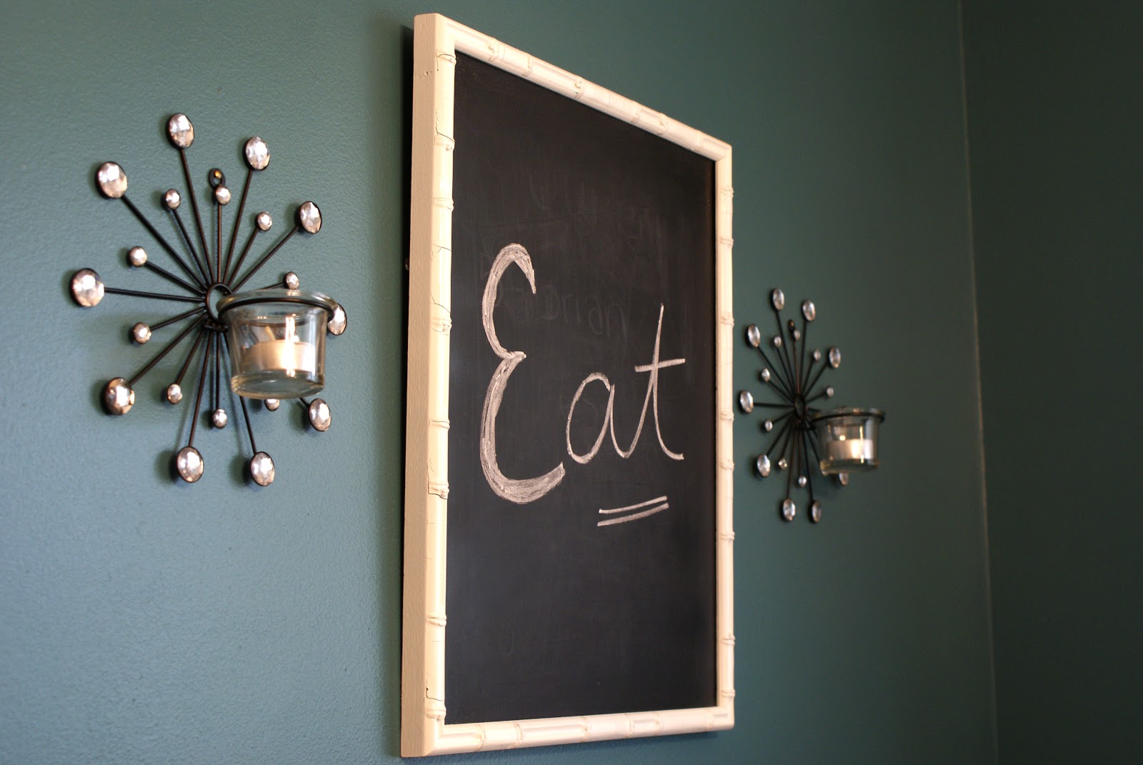 Nikkis' Nacs: A Little Bling For The Dining Room