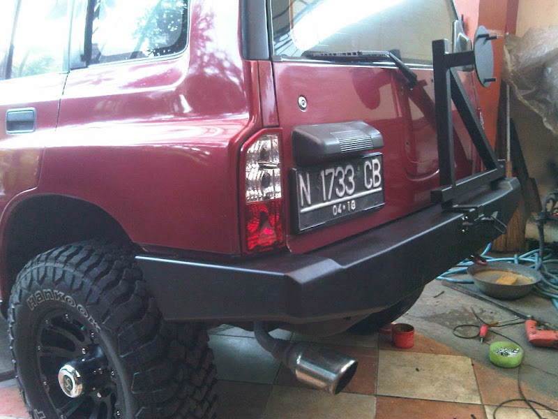Aksesoris mobil variasi Suzuki Jimny Katana title=