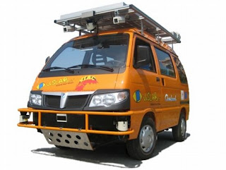 Mini Bus yang dilengkapi panel surya solar_powered_car_with_solar_panel