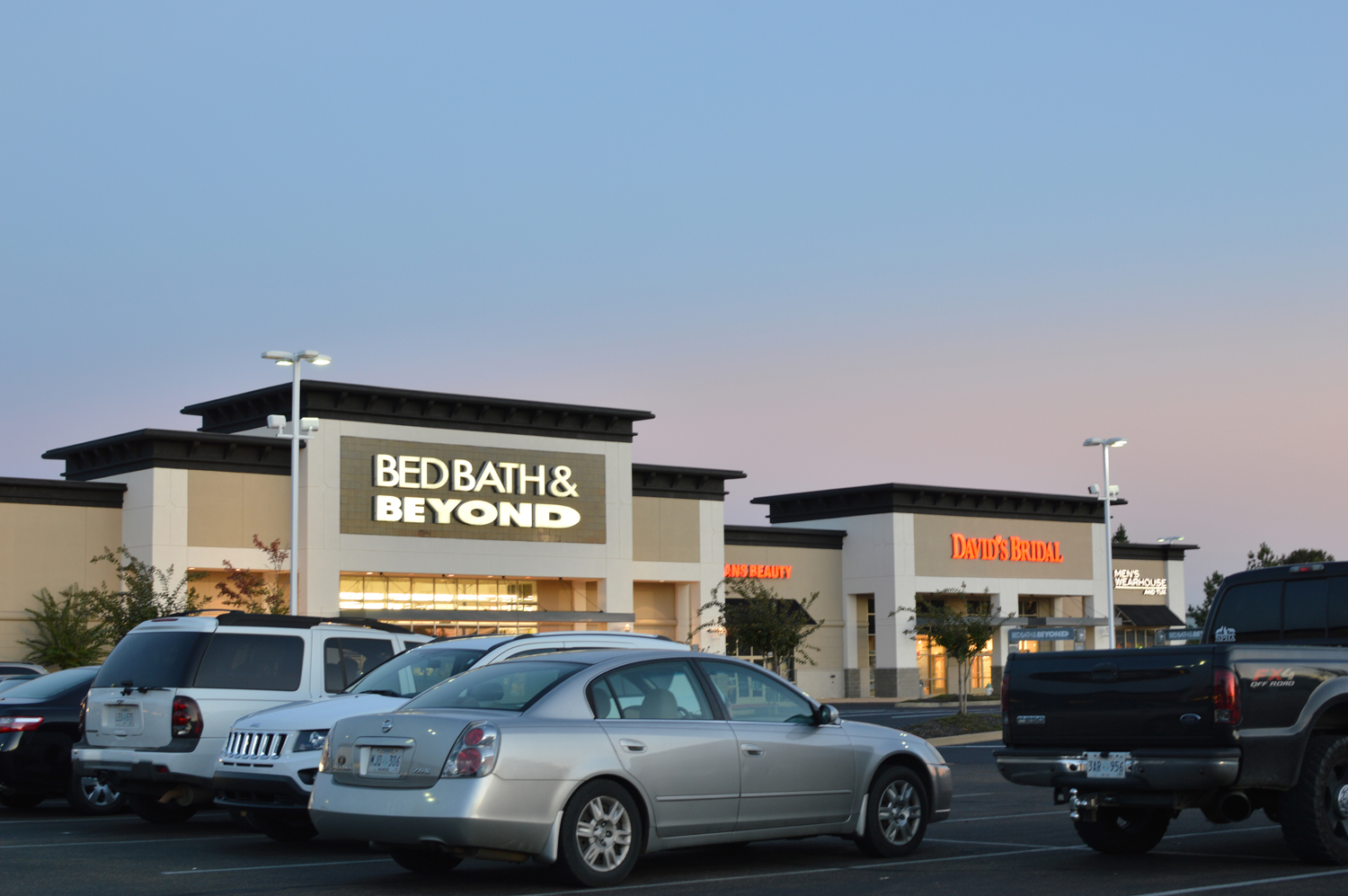 Done Deals Hanley Investment Group S Eric Wohl Negotiates Sale Of