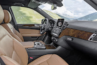 2017-Mercedes-GLS-16.jpg