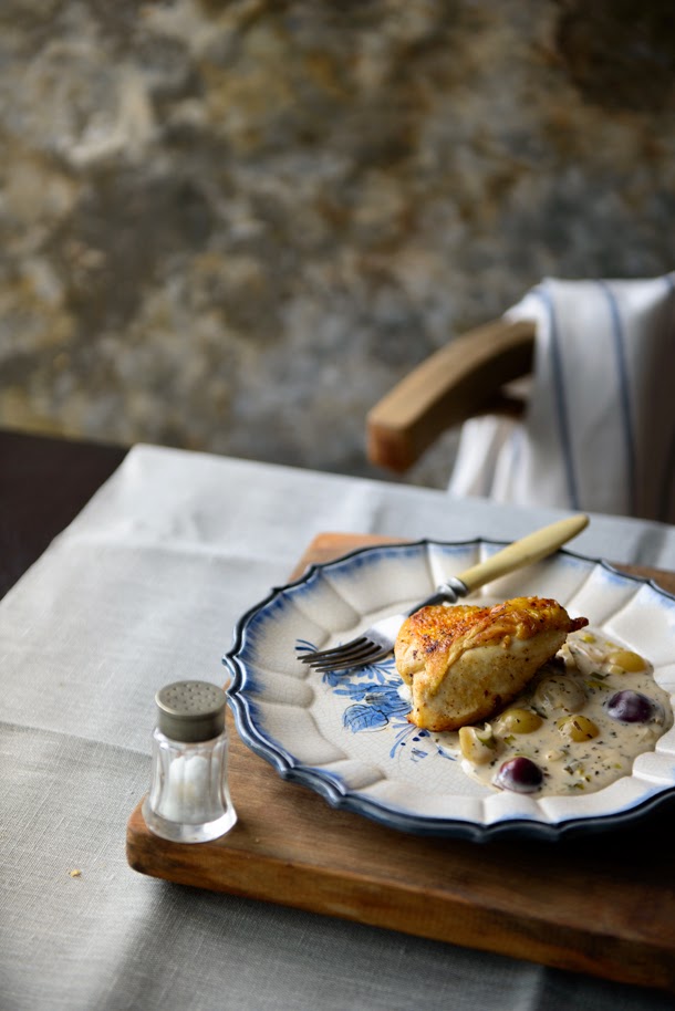 Chicken with grapes, honey and garlic Chicken with grapes, honey and garlic