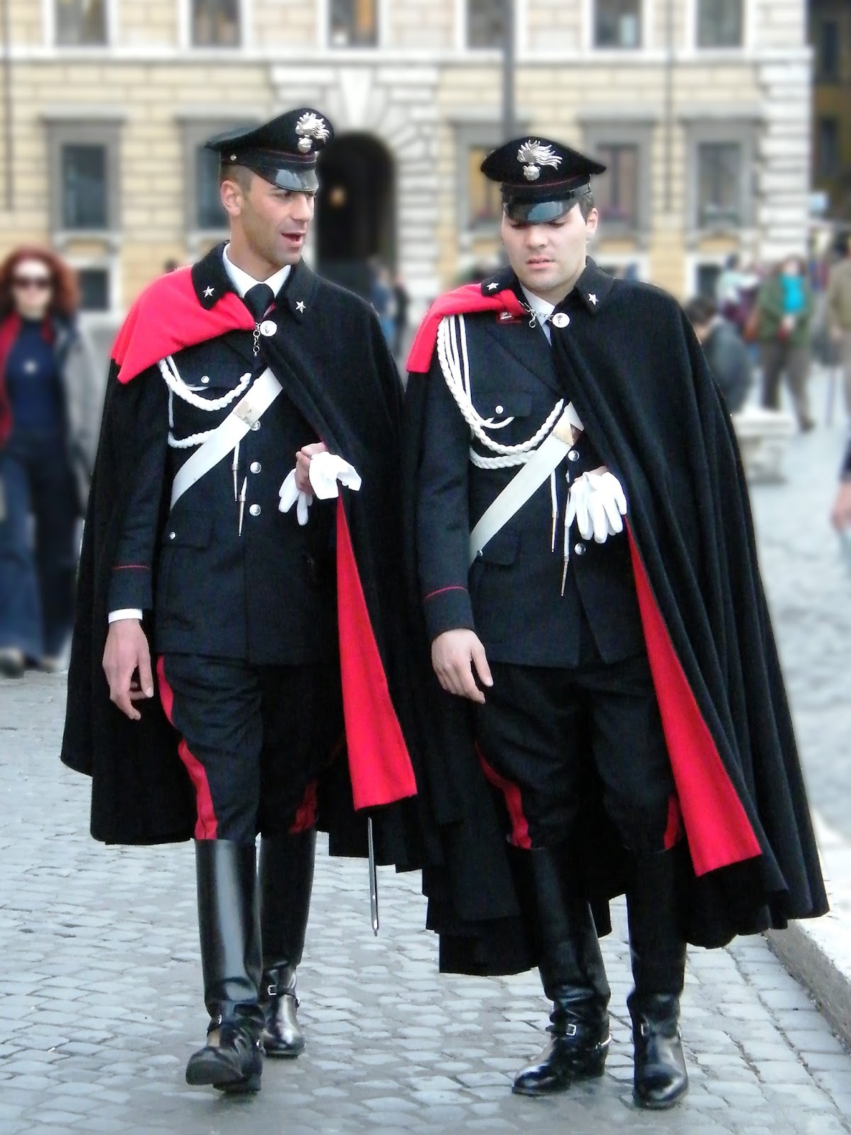 Uniformes militares considerados los más ridículos del mundo