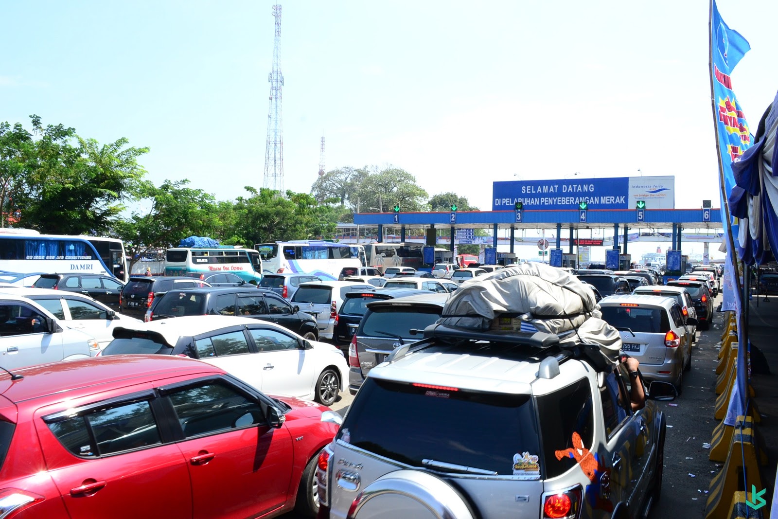 Suasana Mudik Lebaran di Pelabuhan Merak Banten Suasana Mudik Lebaran di Pelabuhan Merak Banten