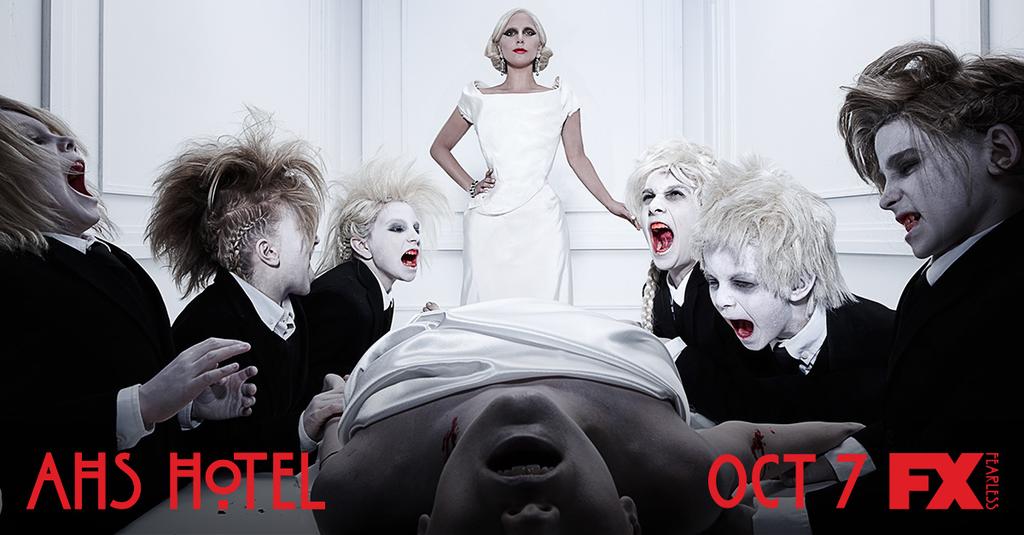 Lady Gaga divulga imagem vampiresca de American Horror Story: Hotel
