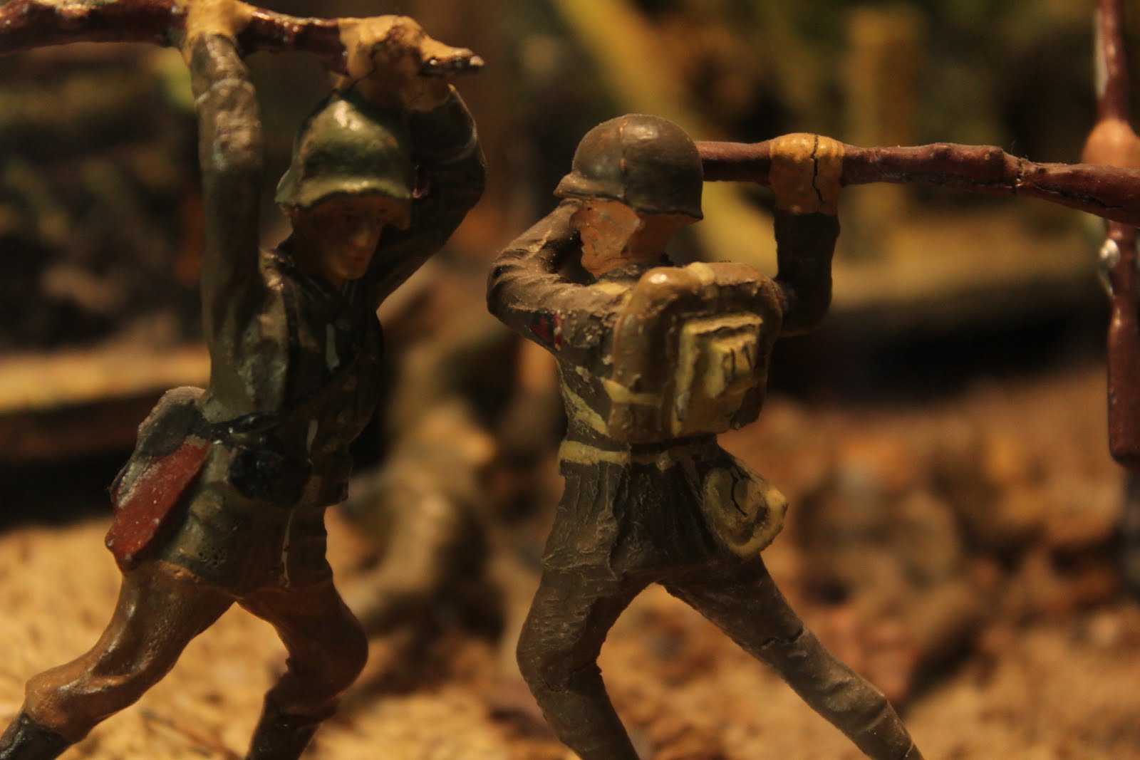 dokuz canlı kedi Bırakın oyuncaklar anlatsın büyük oyunları